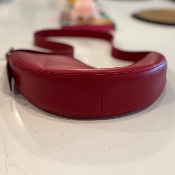 Madewell Essential Sling Crescent Leather Bag - Red - Picture 4 of 6